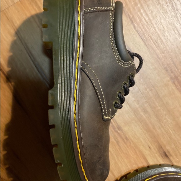 Brown doc martens - Picture 2 of 4